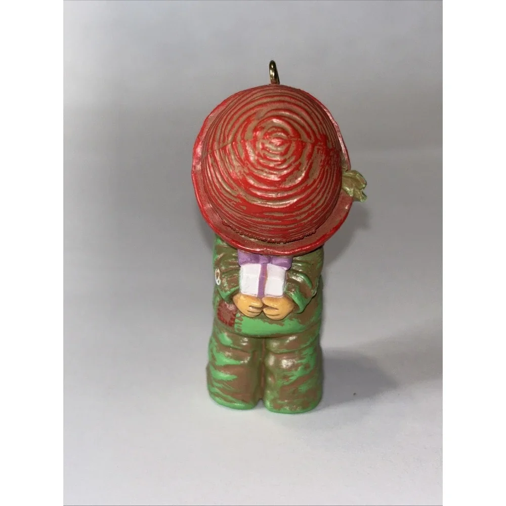 Hallmark Keepsake Ornament 1984 Muffin Girl with Gift by Donna Lee Vintage